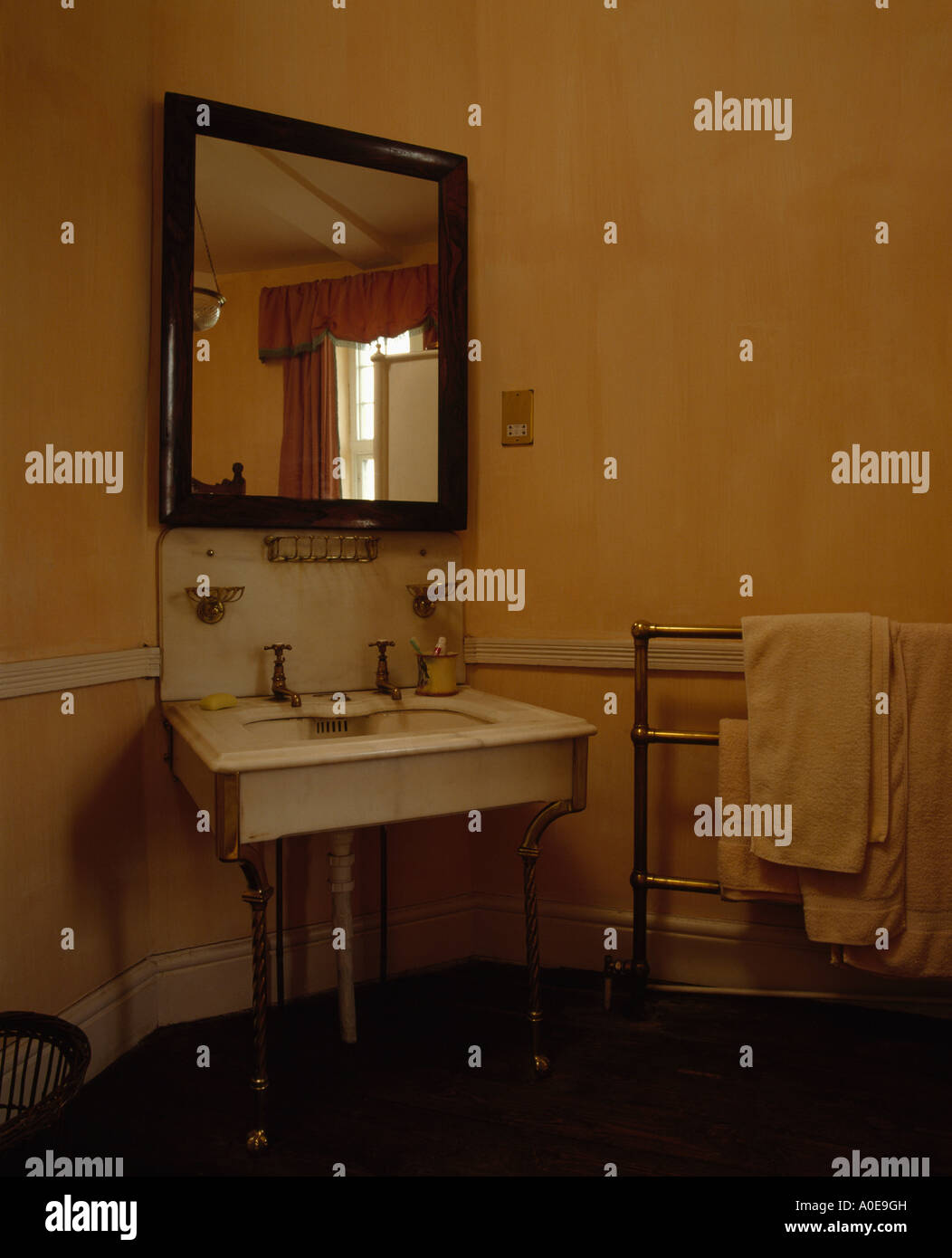 Edwardian bathroom hires stock photography and images Alamy