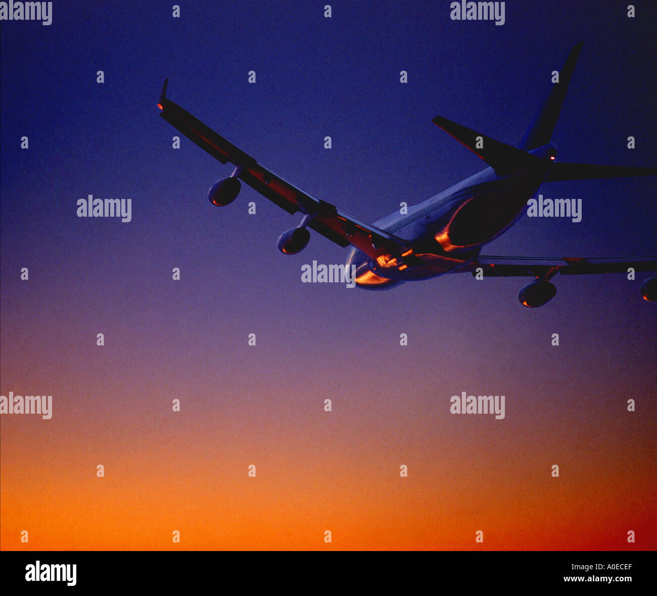 Airline aircraft boeing 747 fly hi-res stock photography and images - Alamy