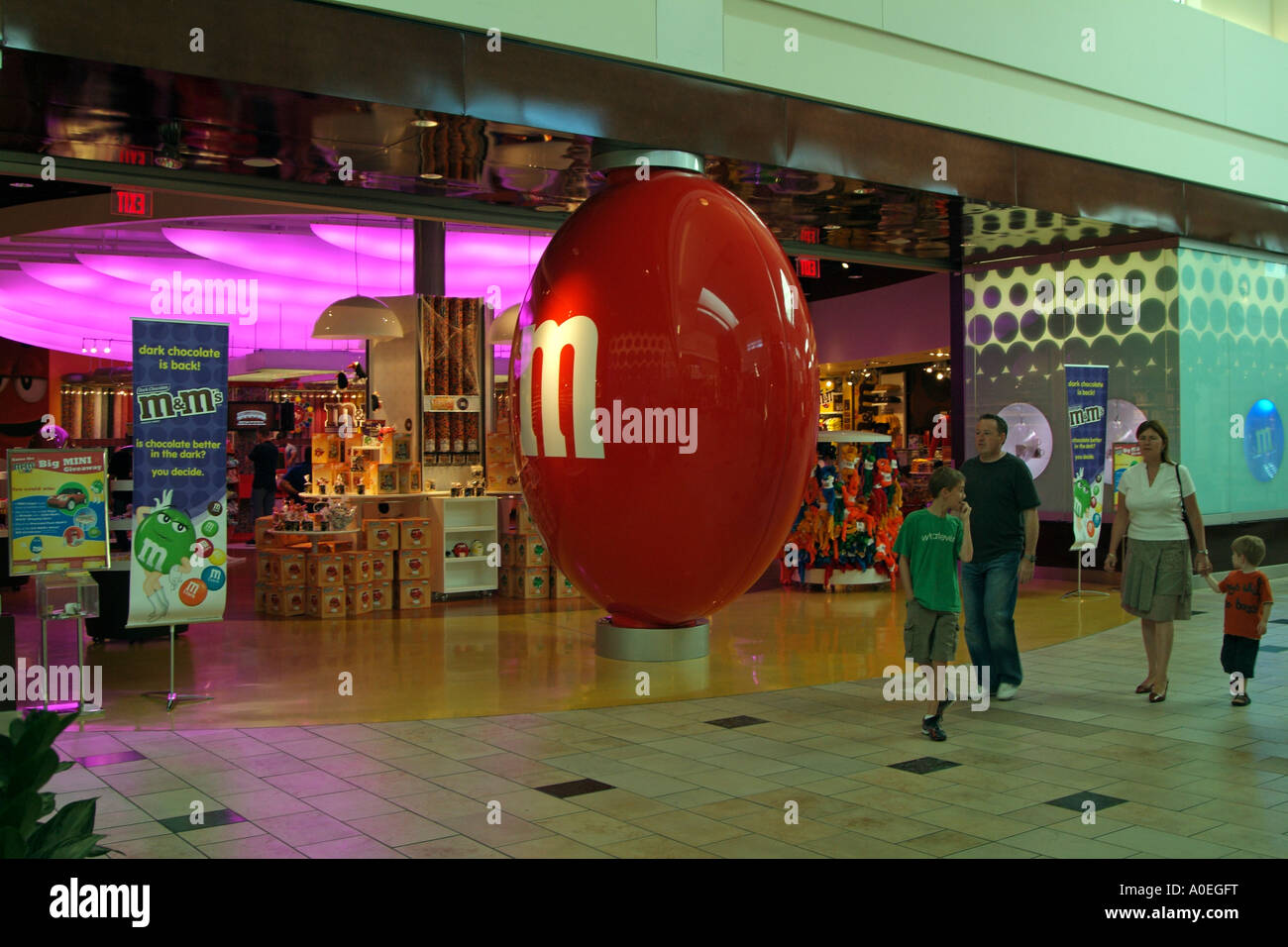 M M Store the Mars candy and sweet shop USA Stock Photo Alamy