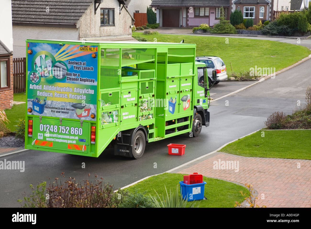 Kerbside recycling wagon hires stock photography and images Alamy