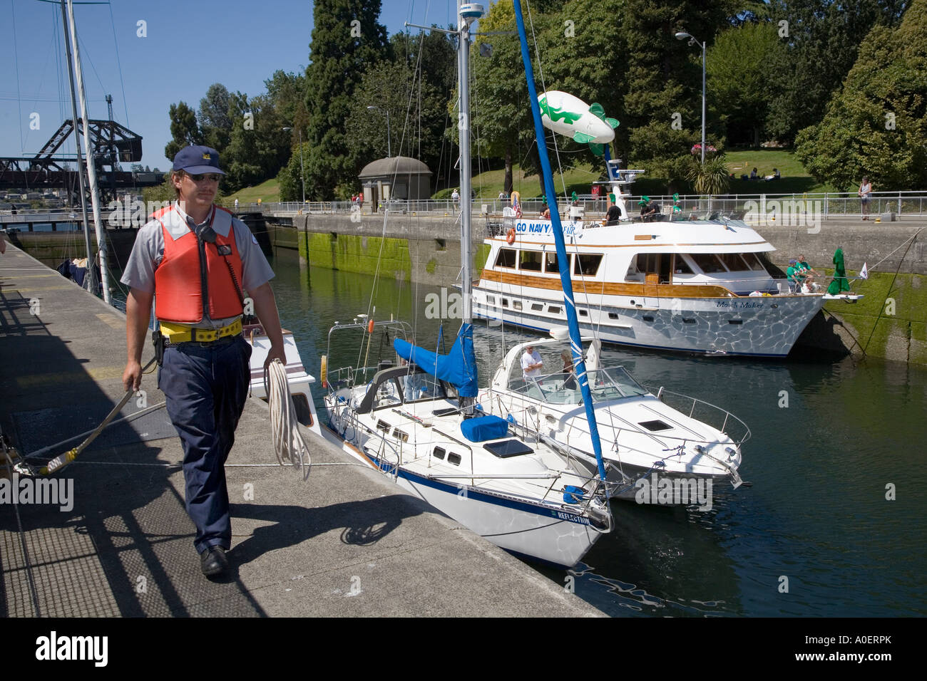 Rope tether hi-res stock photography and images - Alamy