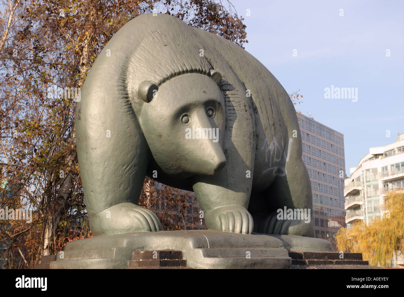 Berlin Bear Statue Stock Photos & Berlin Bear Statue Stock Images Alamy