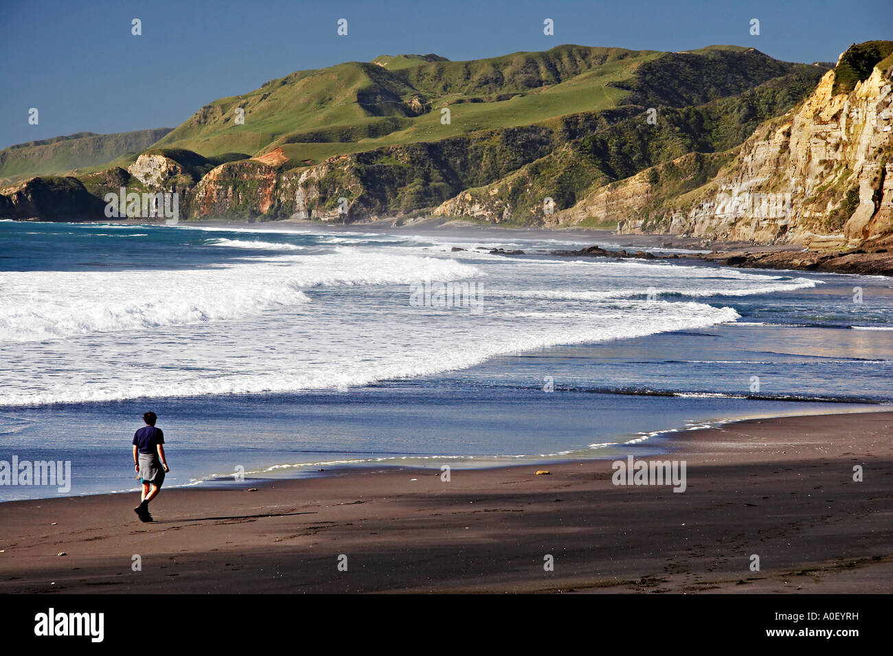 Tunnel beach waikawau hires stock photography and images Alamy