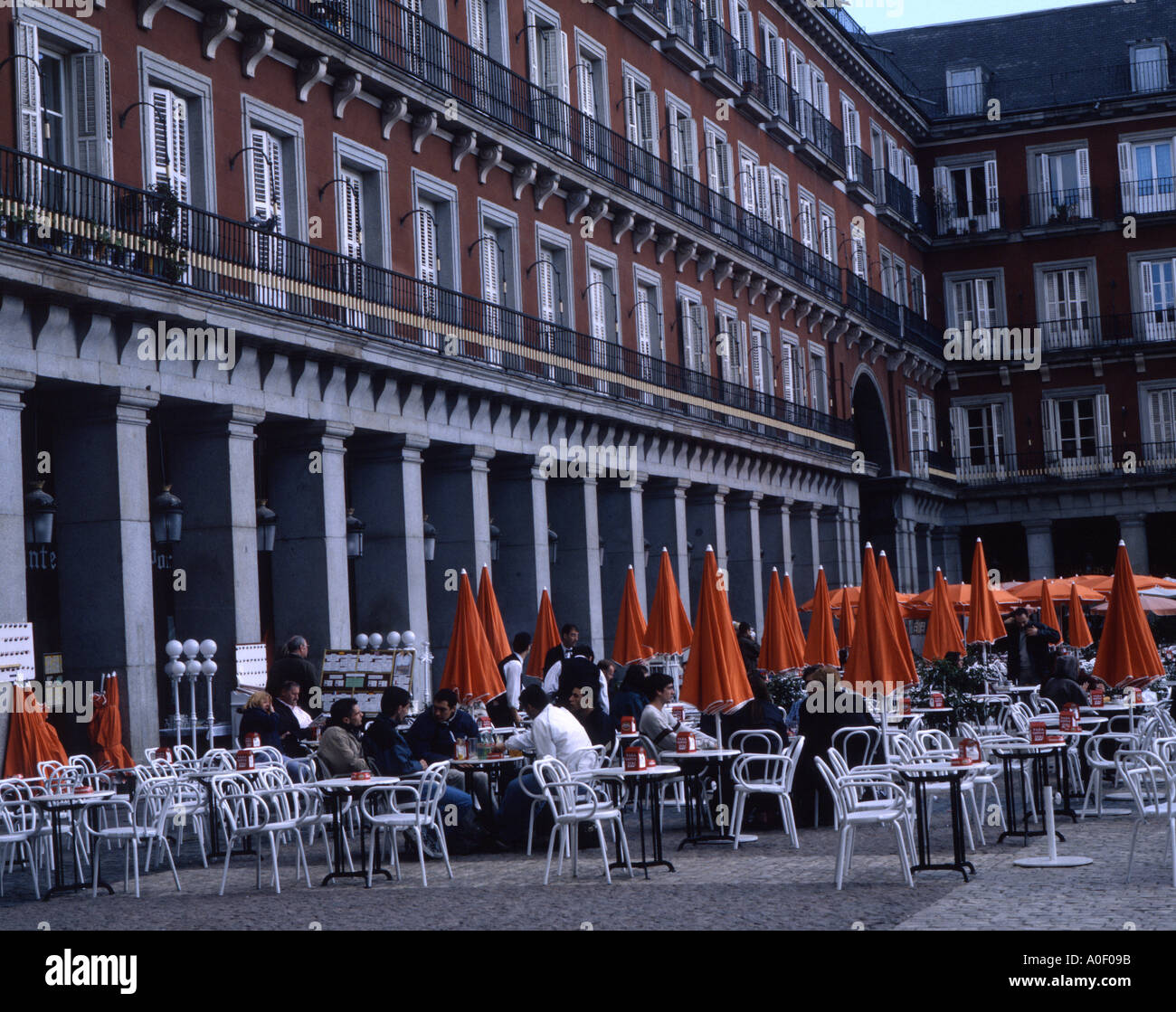 Plaza mayor madrid cafe hi-res stock photography and images - Alamy