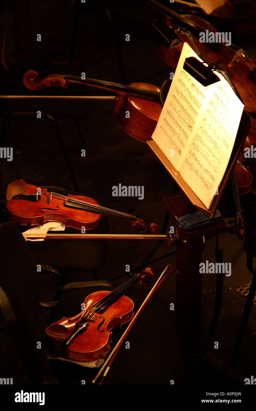 Violins opera hires stock photography and images Alamy