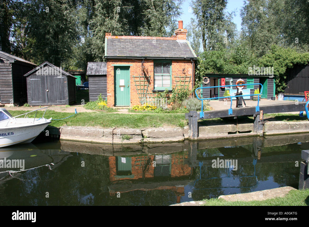 Papermills lock on the Chelmer and Blackwater Stock Photo Alamy