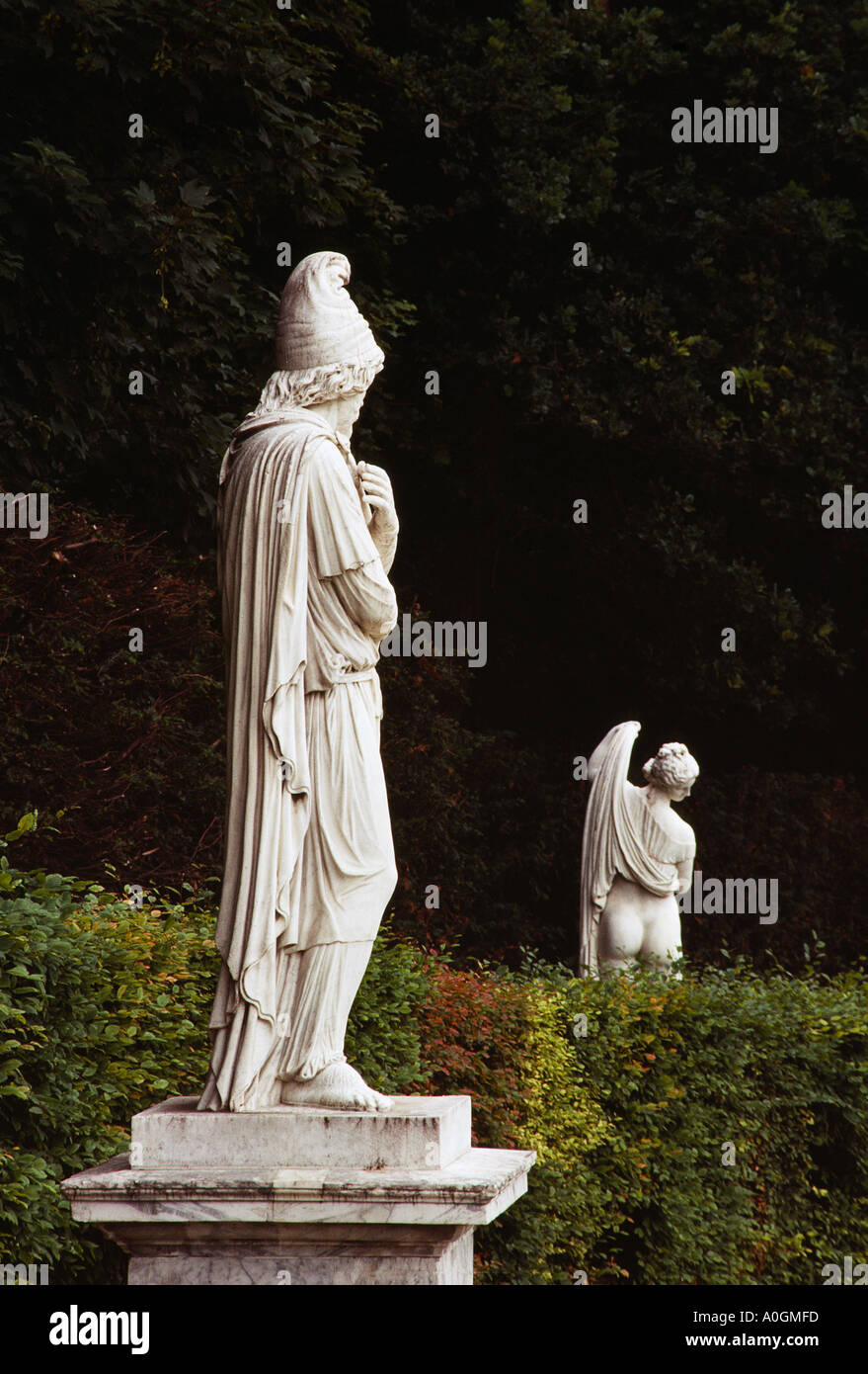 STATUES IN VERSAILLES GARDENS FRANCE Stock Photo Alamy