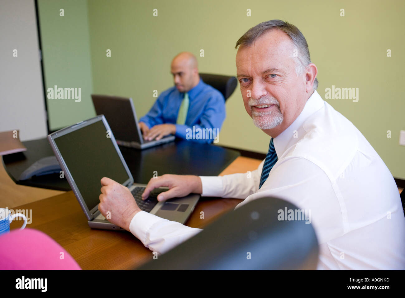 Group people working laptops hi-res stock photography and images - Alamy