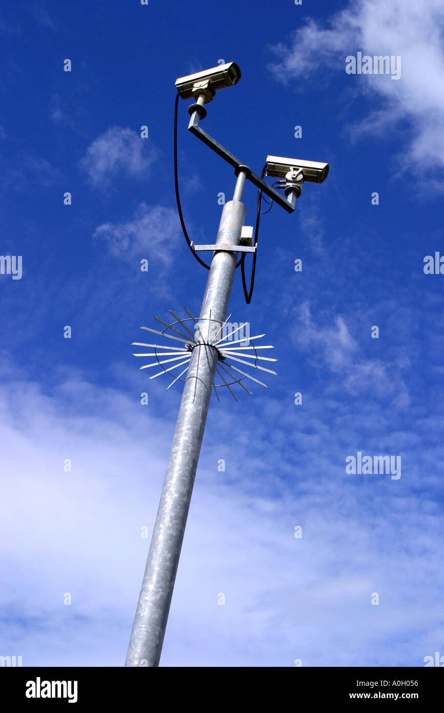 Outdoor security camera installation Stock Photo Alamy