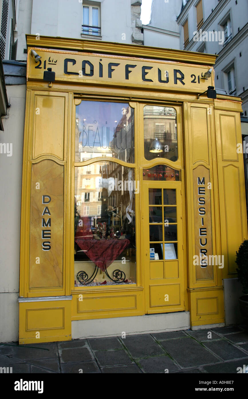 Hairdresser's in the Marais region of Paris, France Stock Photo Alamy