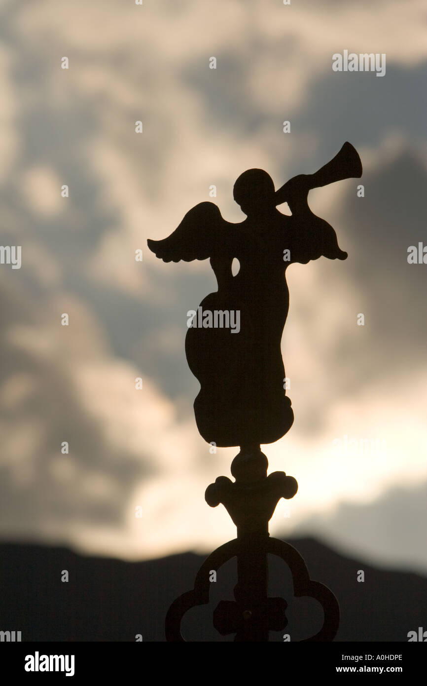 Silhouette angel trumpet hi-res stock photography and images - Alamy