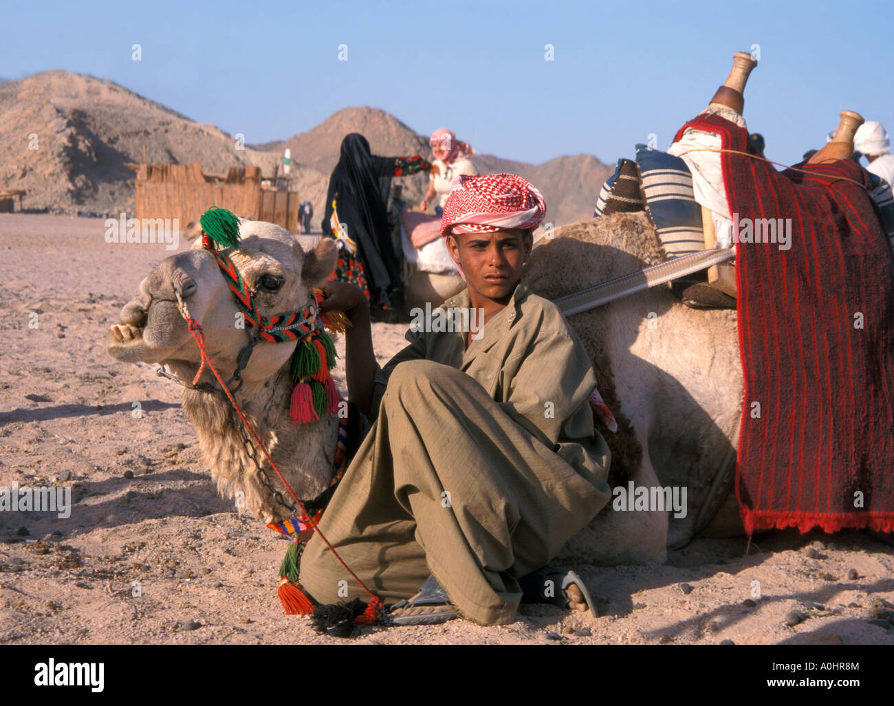 Bedouin desert woman children hi-res stock photography and images - Alamy