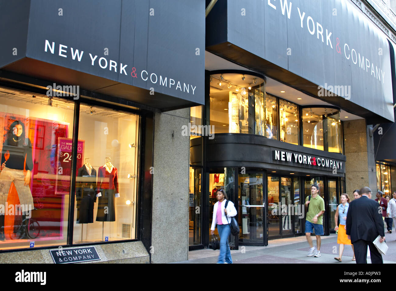 STREET SCENE Chicago Illinois Retail store along State Street famous