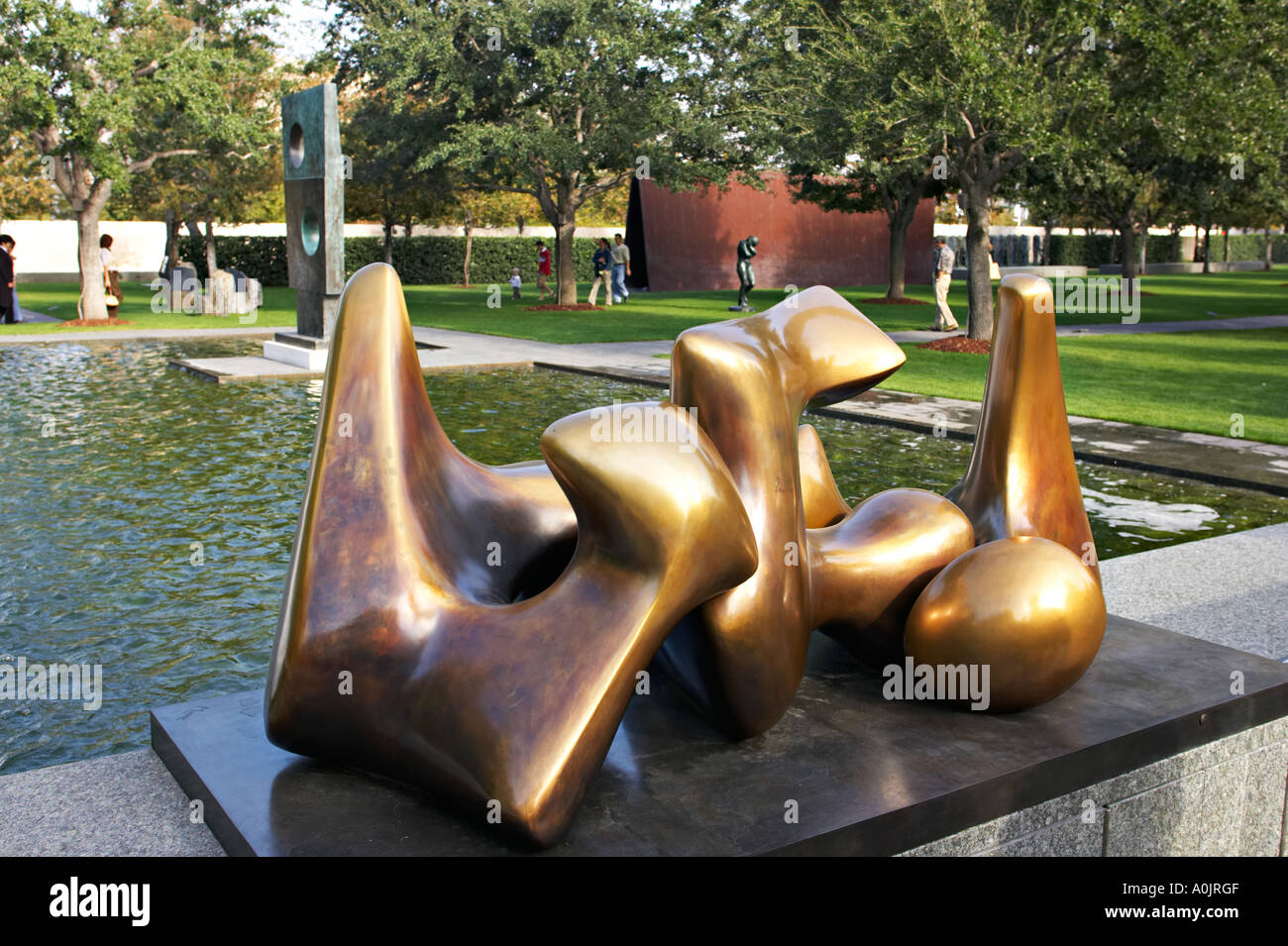 TEXAS Dallas Nasher Sculpture Center museum outdoor sculpture garden  Sculpture Three painted steel by Anthony Caro Stock Photo - Alamy