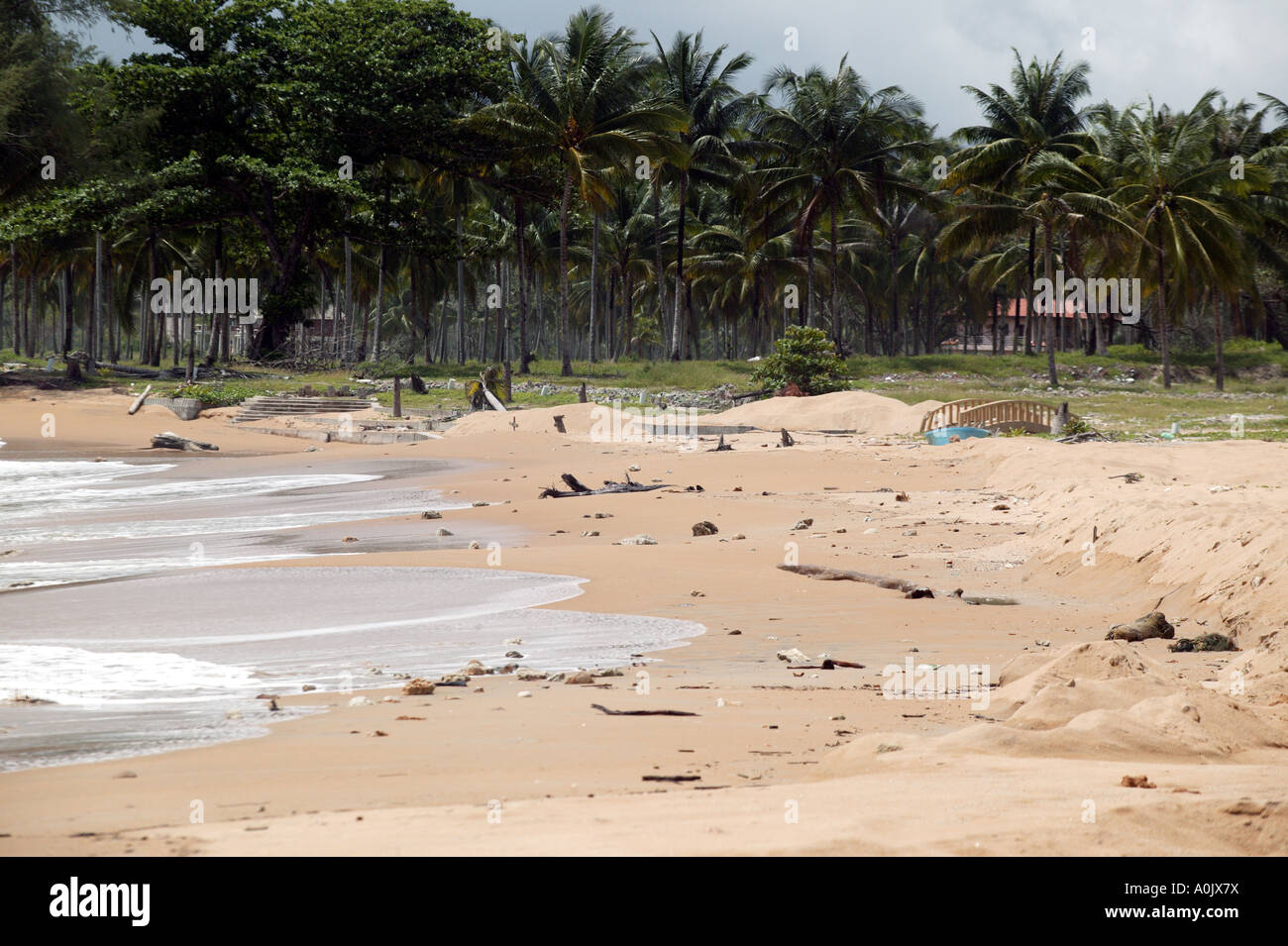 When did the tsunami hit khao lak