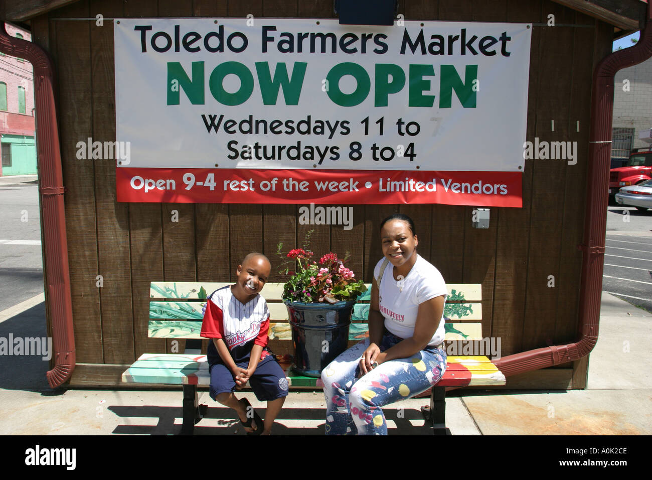 Toledo Ohio,farmers market,fruit,vegetable,vegetables,food,stall stalls