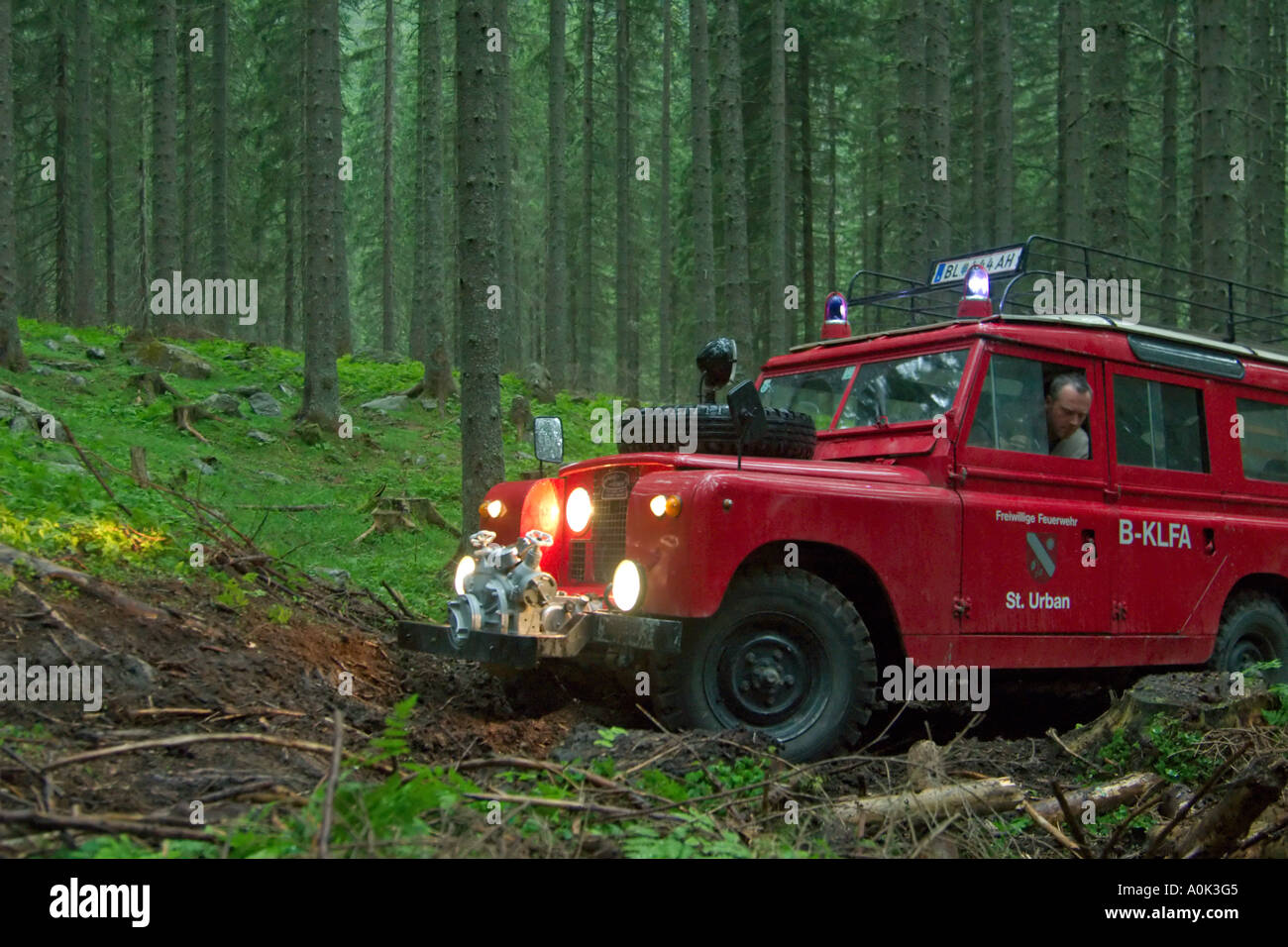 1960s-land-rover-serie-2a-109-station-wa