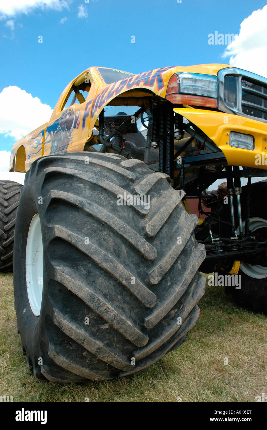 Monster Truck XT Airport Derby