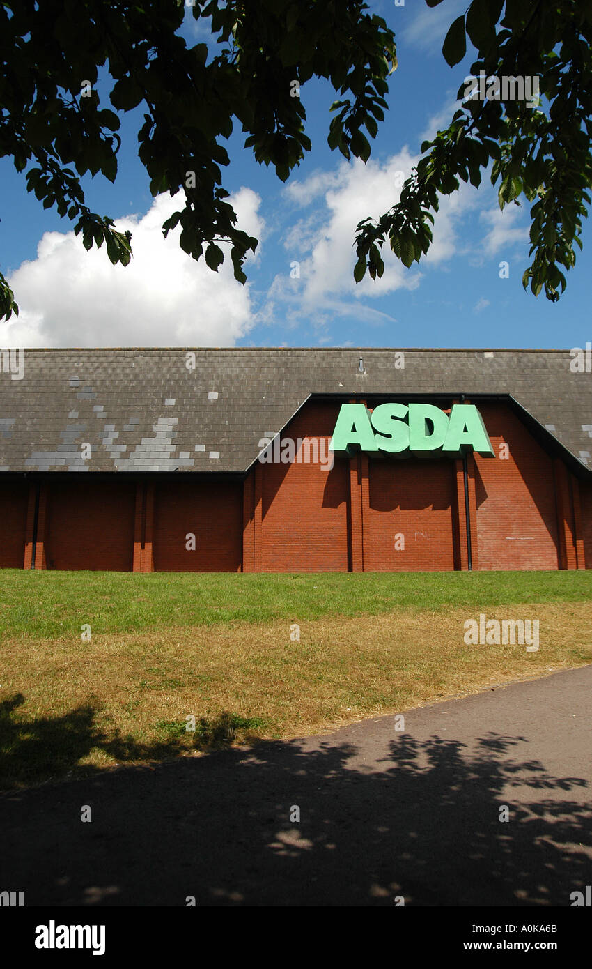 Picture By Jim Wileman 10 06 2004 Generic Asda fuel picture from