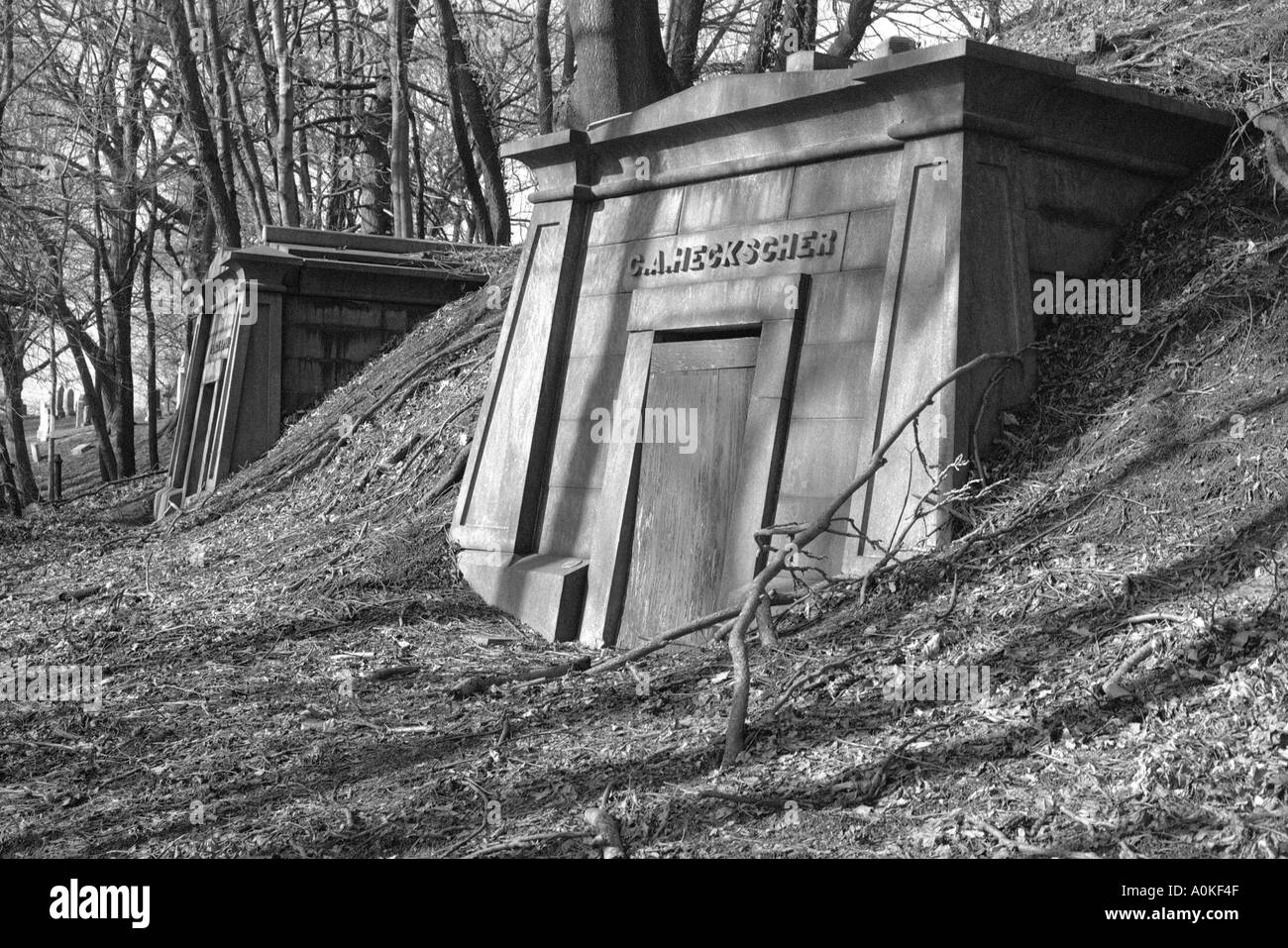 Mausoleum in Greenwood Cemetery Stock Photo Alamy
