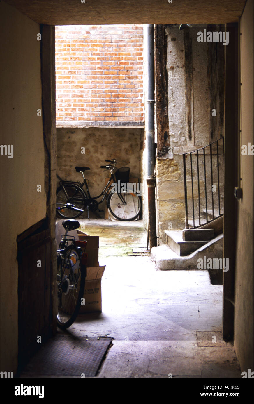 Private courtyard hi-res stock photography and images - Alamy