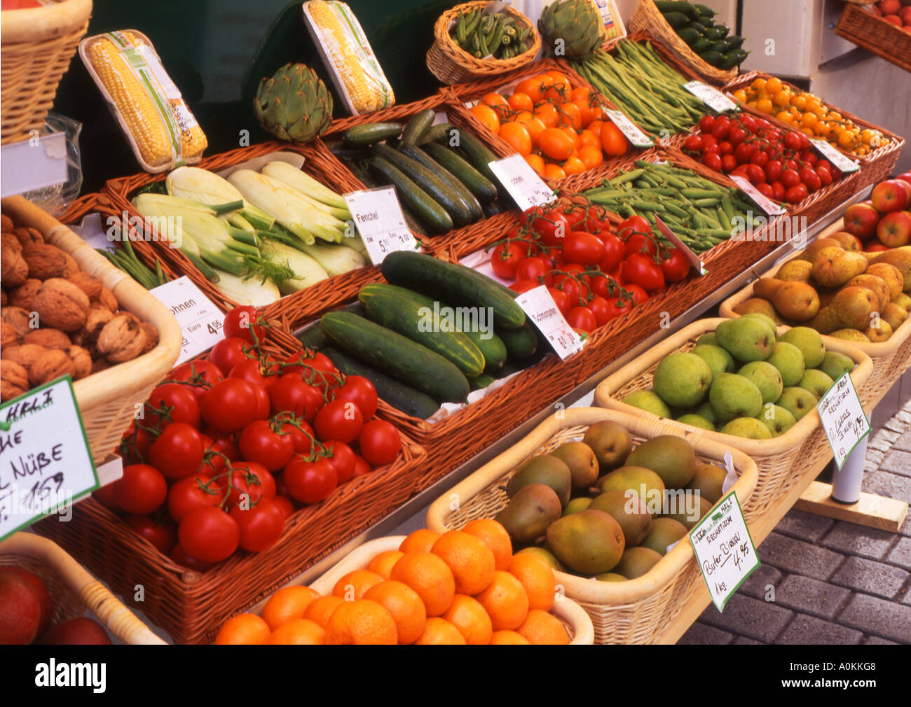 Obst angebot hires stock photography and images Alamy