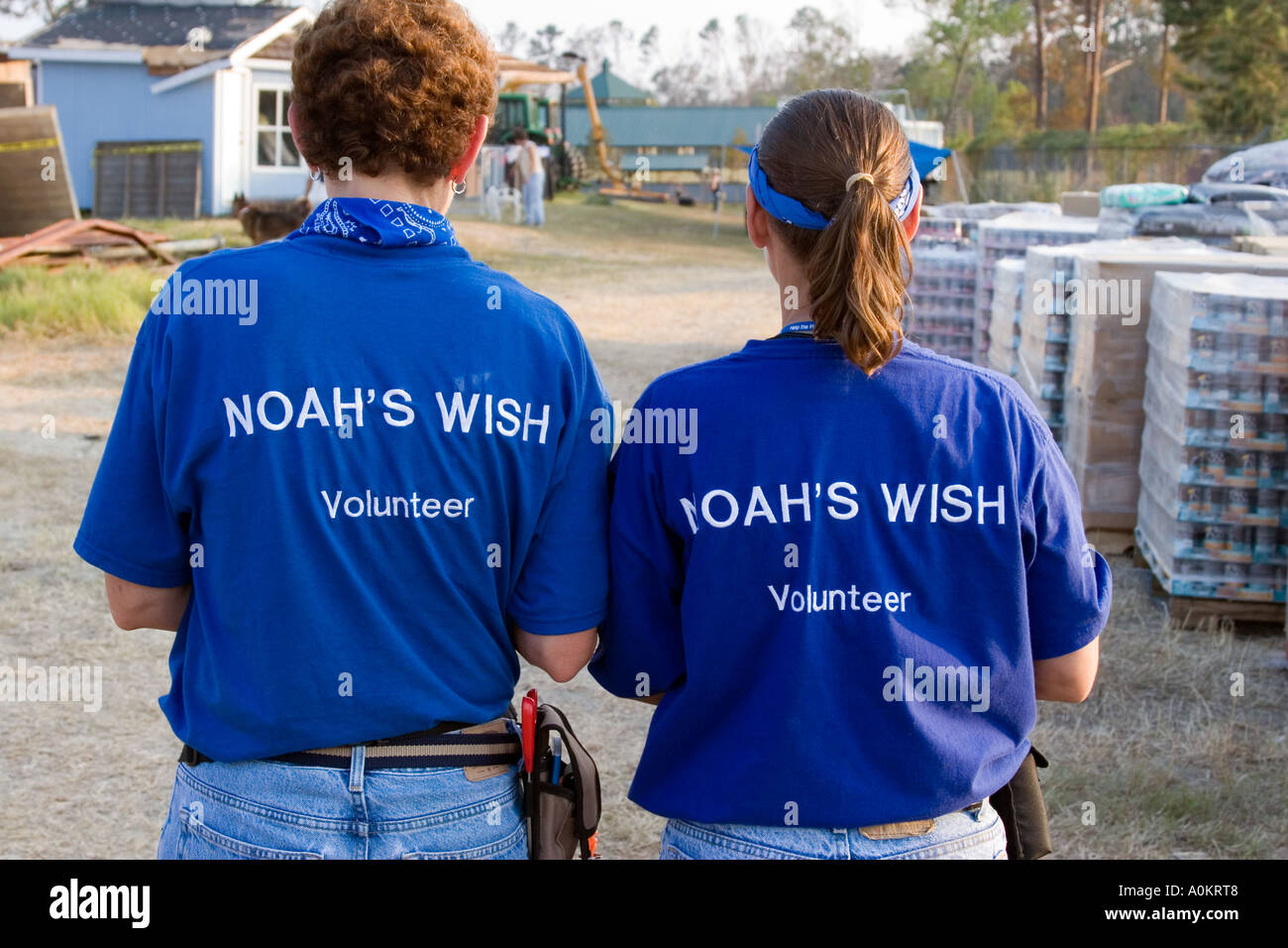 Noah s Wish volunteers in Slidell Louisiana during the aftermath of Hurricane Katrina Stock Photo