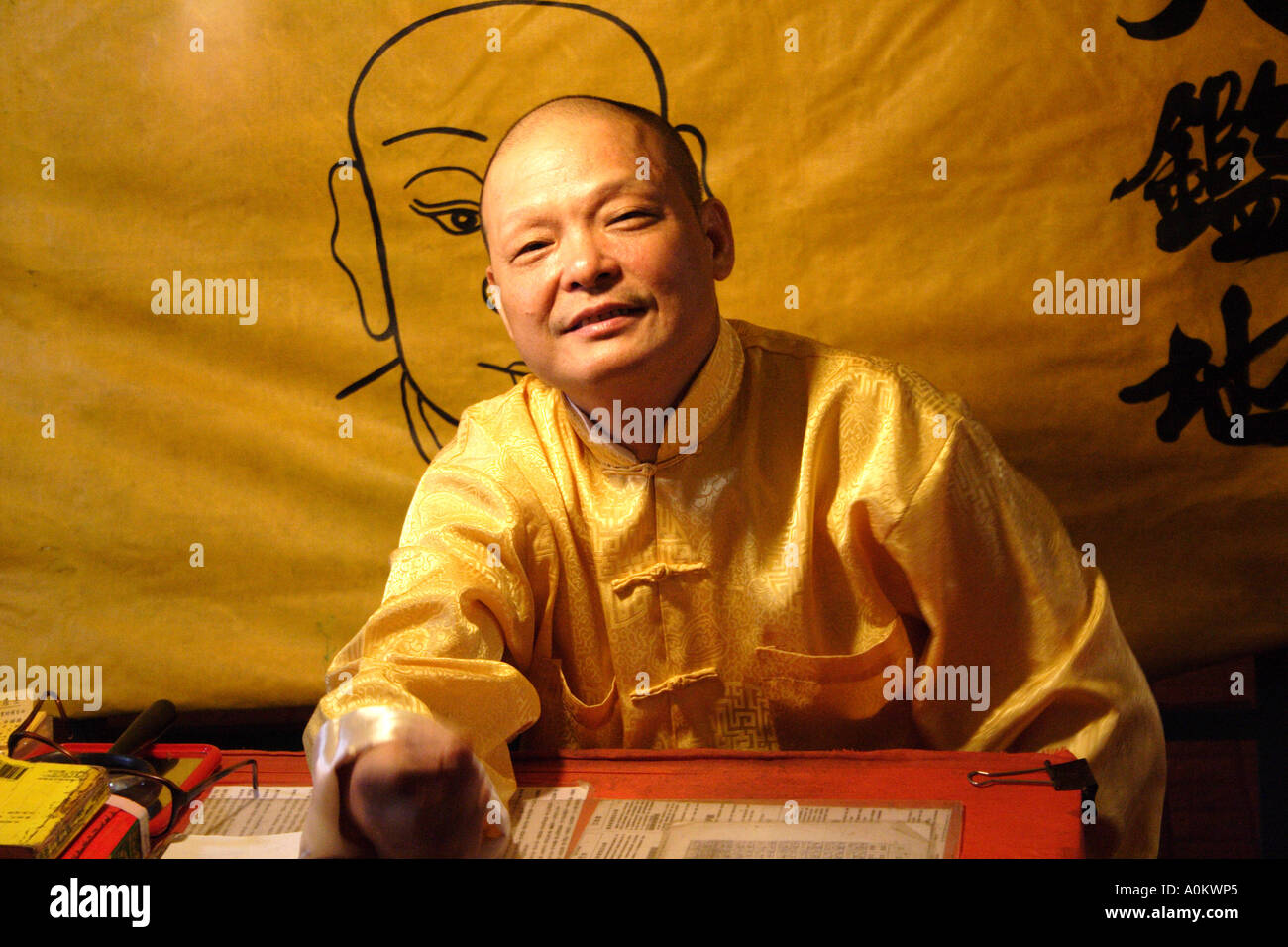 Fortune teller on Temple street in Kowloon, Hong Kong Stock Photo Alamy