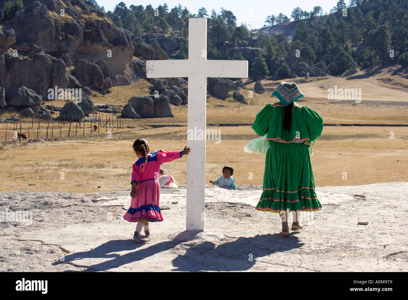 Traditional Tarahumara Clothing High Resolution Stock Photography And Images Alamy