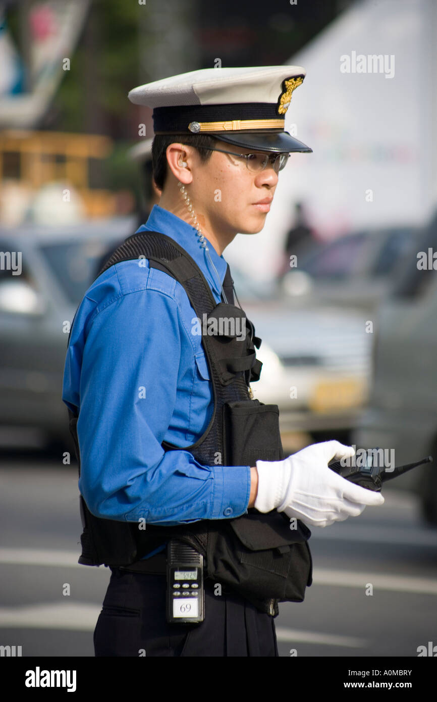Policeman Seoul South Korea Stock Photo - Alamy