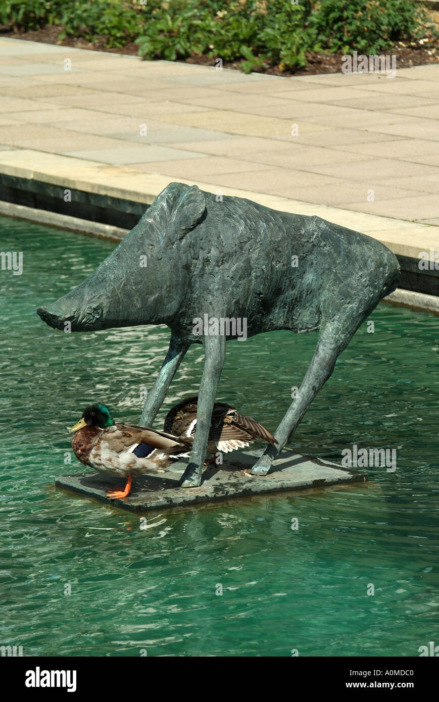 Harlow new town redeveloped civic centre with sculpture set in water feature Stock Photo