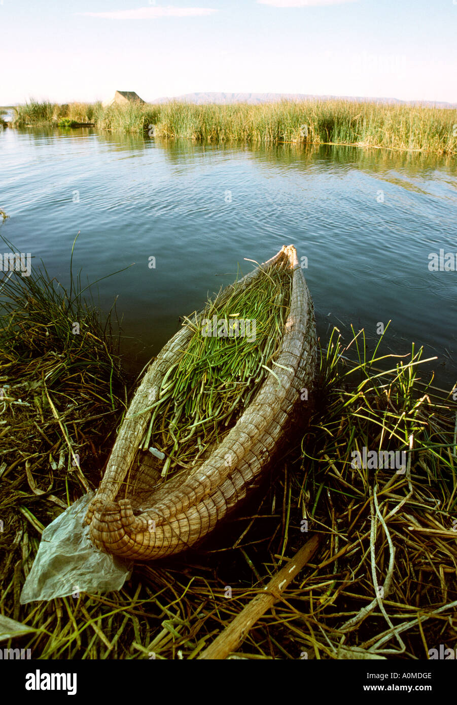 Man made floating island hi-res stock photography and images - Alamy