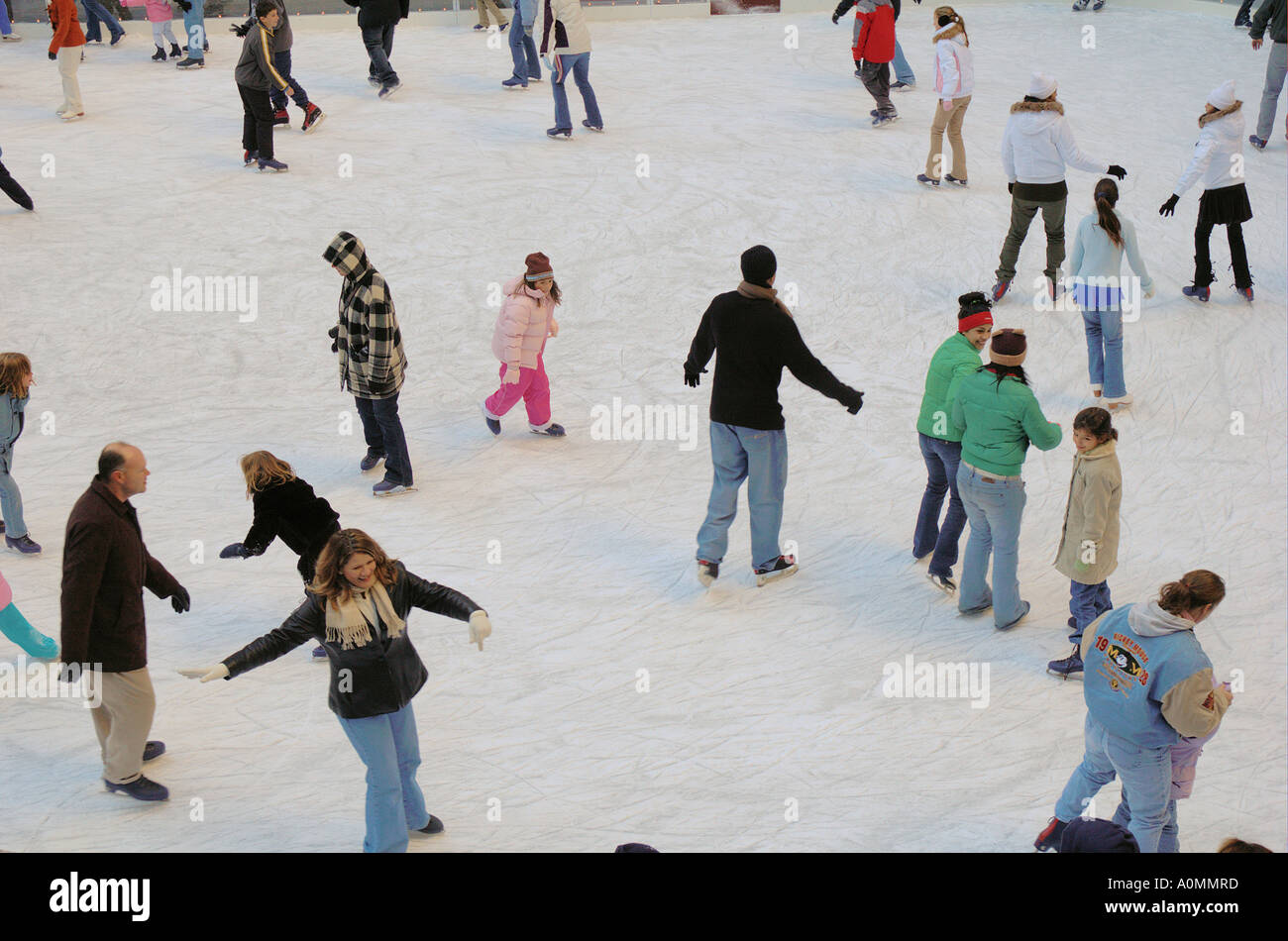 Ice Skating nyc rockefeller center Stock Photo Alamy