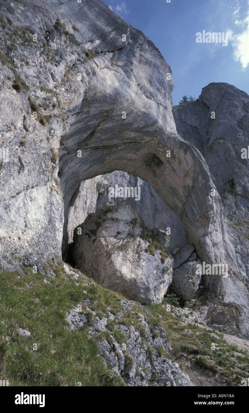 Arch shape form hi-res stock photography and images - Alamy