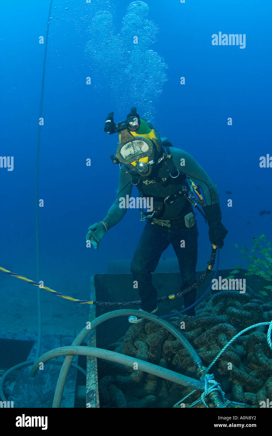A commercial hard hat diver (MR) underwater, Oahu, Hawaii Stock Photo