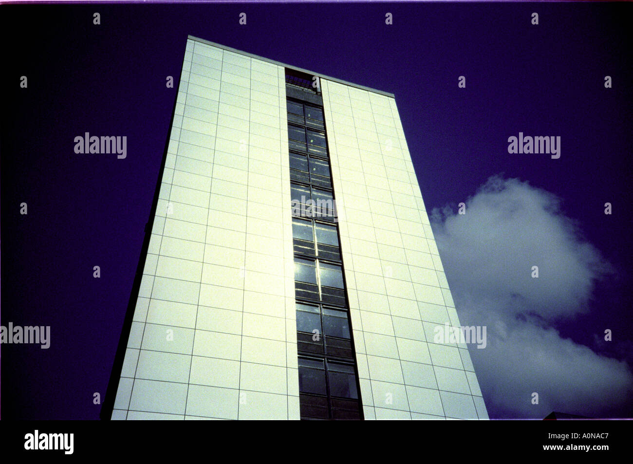 The sky in high rise building hi-res stock photography and images - Alamy