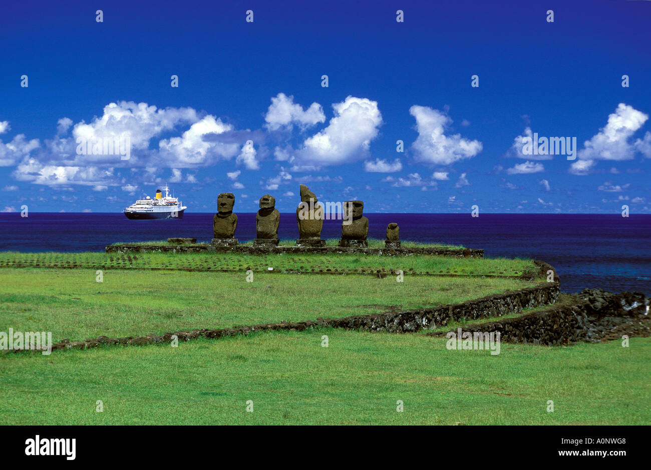 Rapa Nui statues of Ahu Tahai Stock Photo Alamy