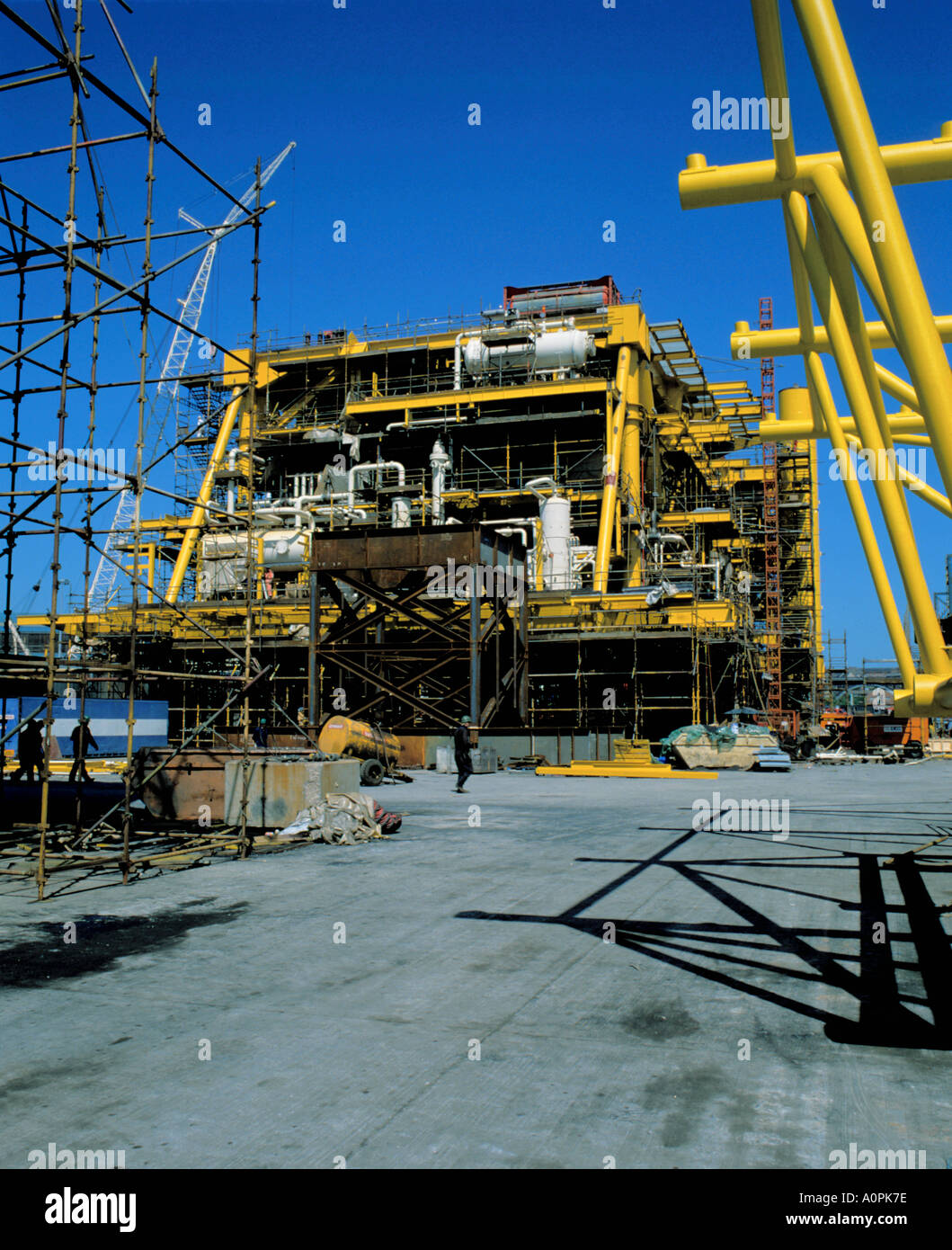 North Sea oil rig construction, Wallsend, Tyneside, in the late 1980s, Tyne and Wear, England, UK. Stock Photo