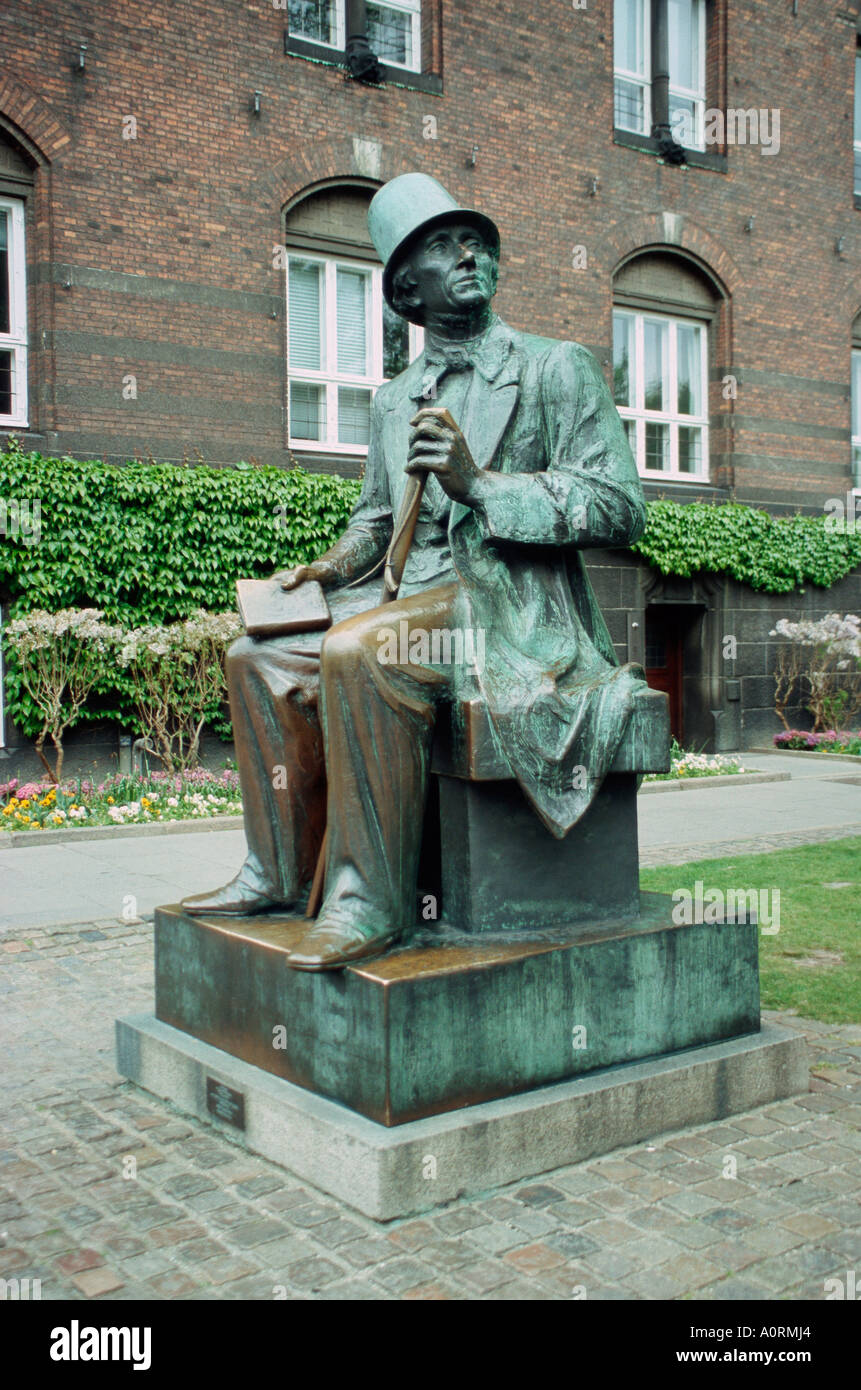 Statue / Hans Christian Andersen Stock Photo - Alamy