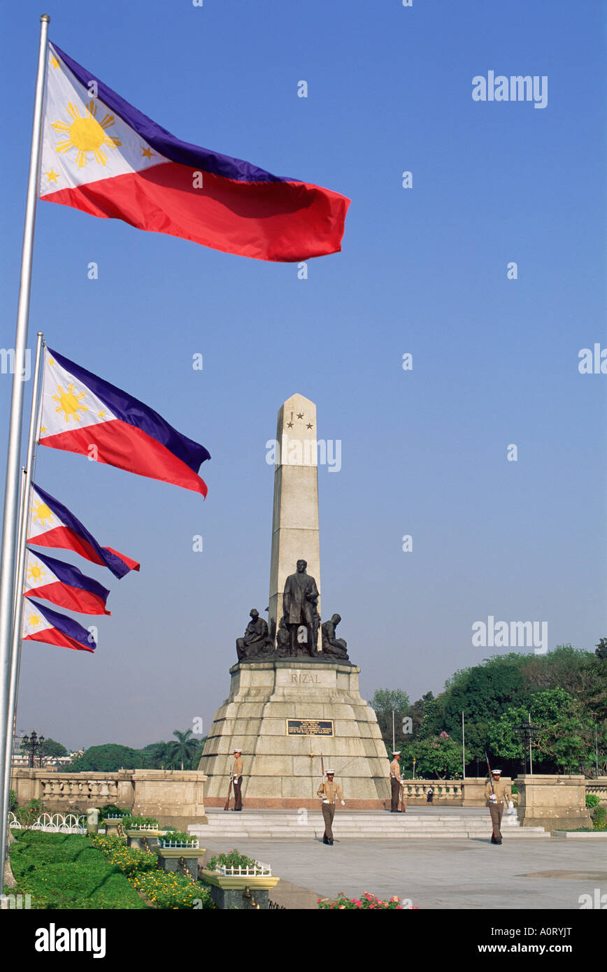 Statue of Jose Rizal national flag Rizal Park Stock Photo Alamy