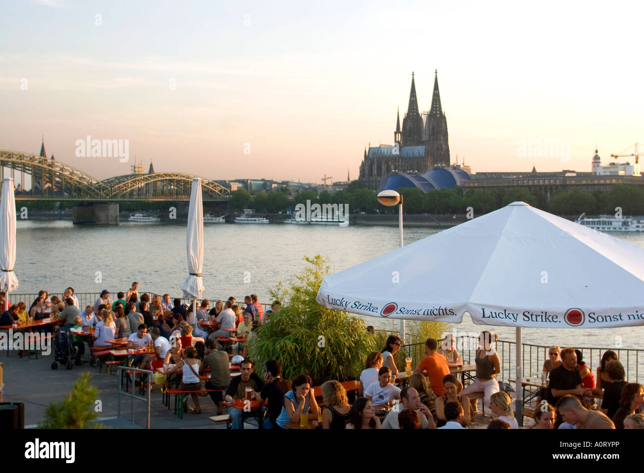 Wunderbar Essen Am Rhein Köln Ebenbild