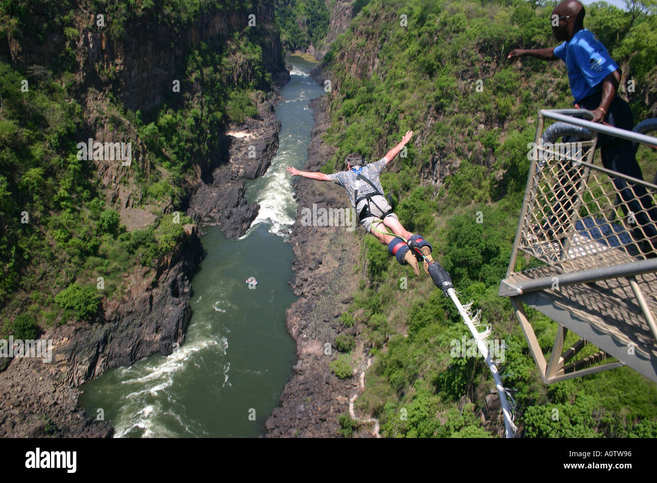 Bungee jumping victoria falls jump bridge zambia do things off mosi oa tunya india backpacking over adventure jumps rishikesh places