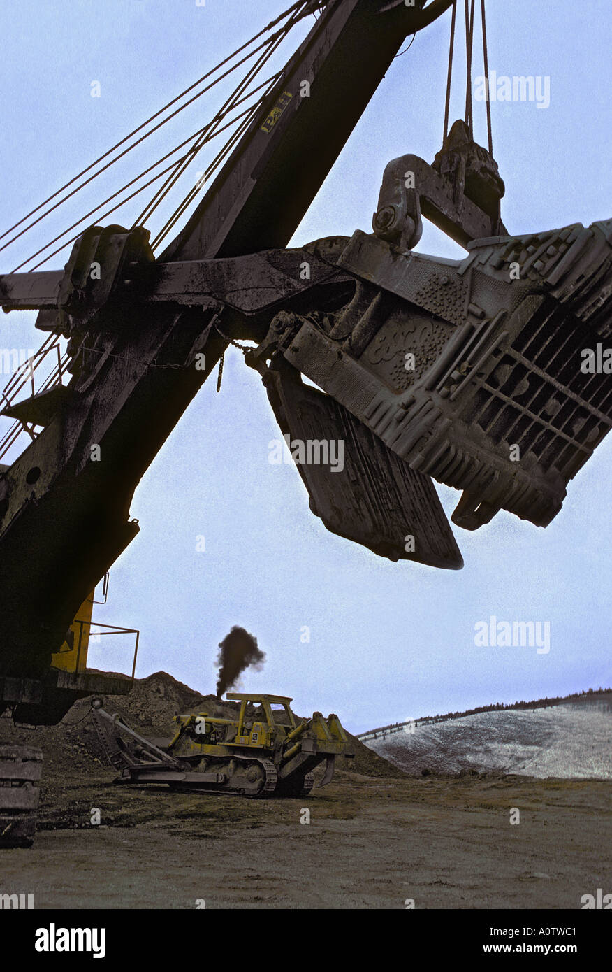 Electric dragline hires stock photography and images Alamy