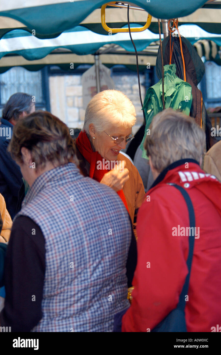 Popular Farmers market in rural Dorset Stock Photo Alamy
