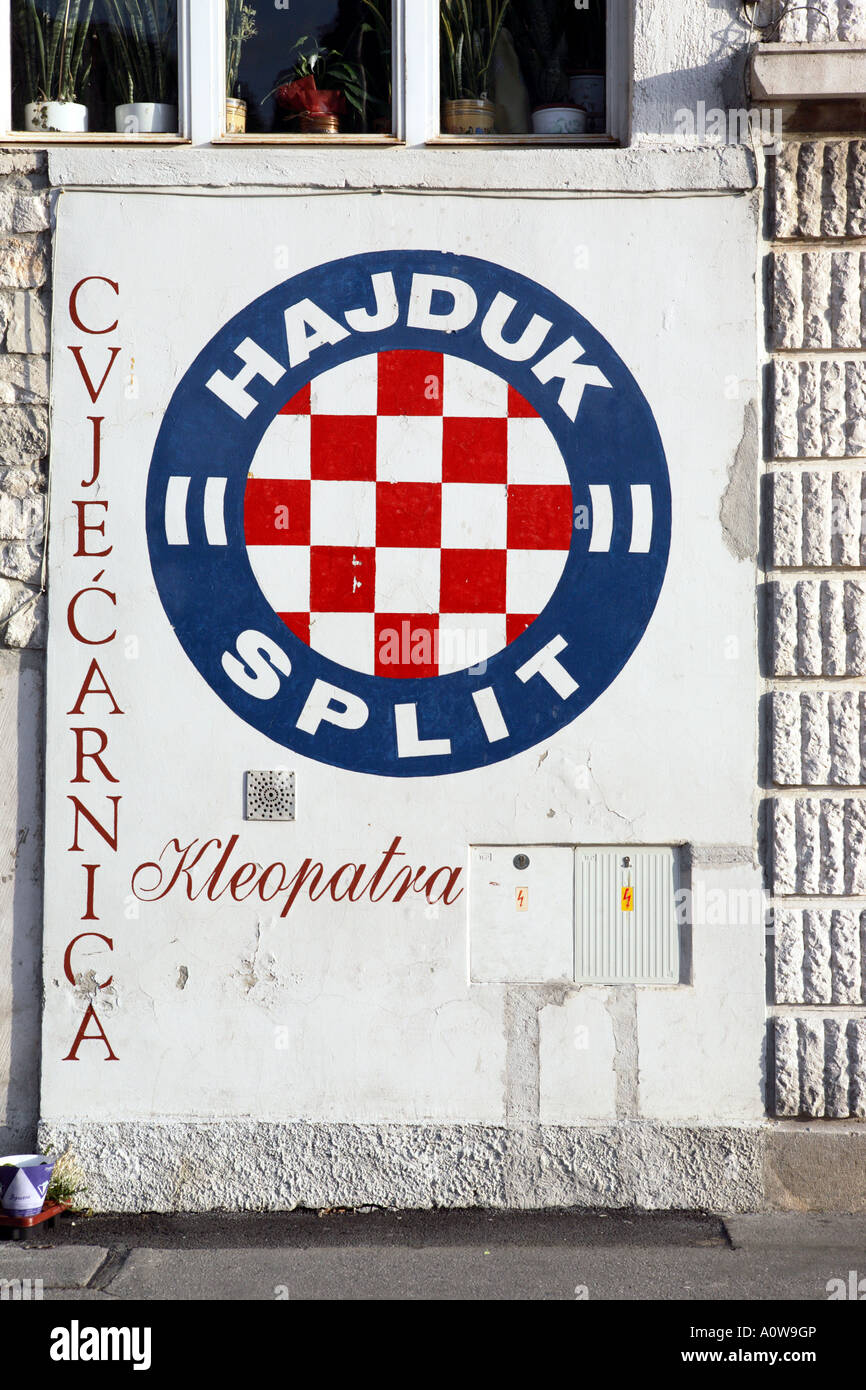 File:Split - Building with paint of Hajduk Split.jpg - Wikimedia Commons
