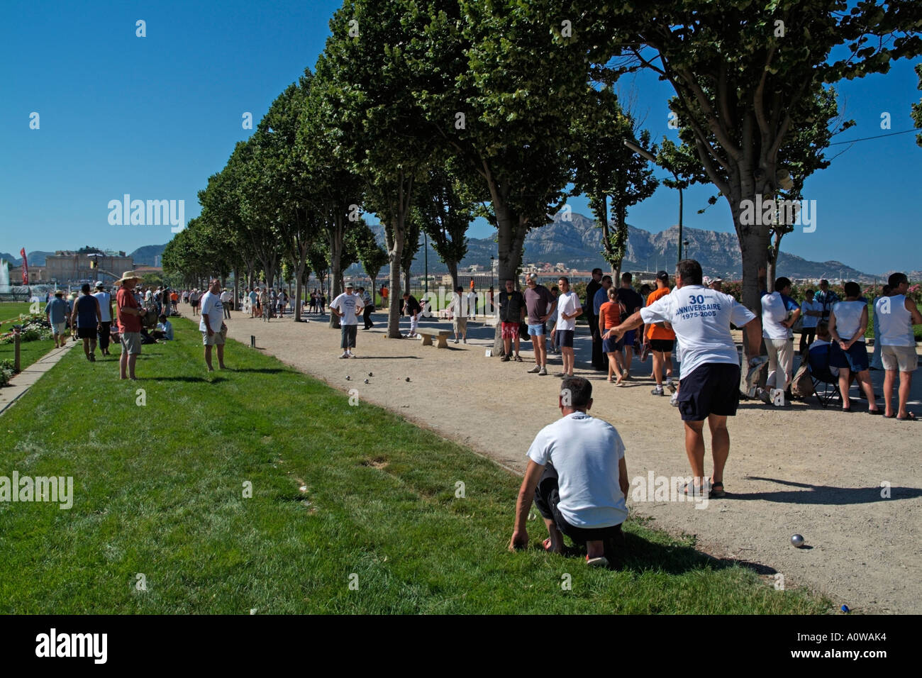Large Group Of People Playing French Boules In Parc Borely Marseillaise France Stock Photo Alamy Large Group Of People Playing French Boules In Parc Borely Marseillaise France Stock Photo Alamy