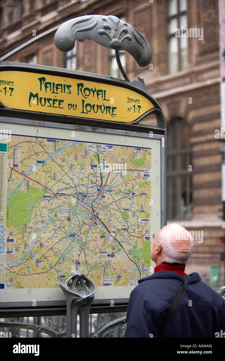 Map louvre louvre hires stock photography and images Alamy