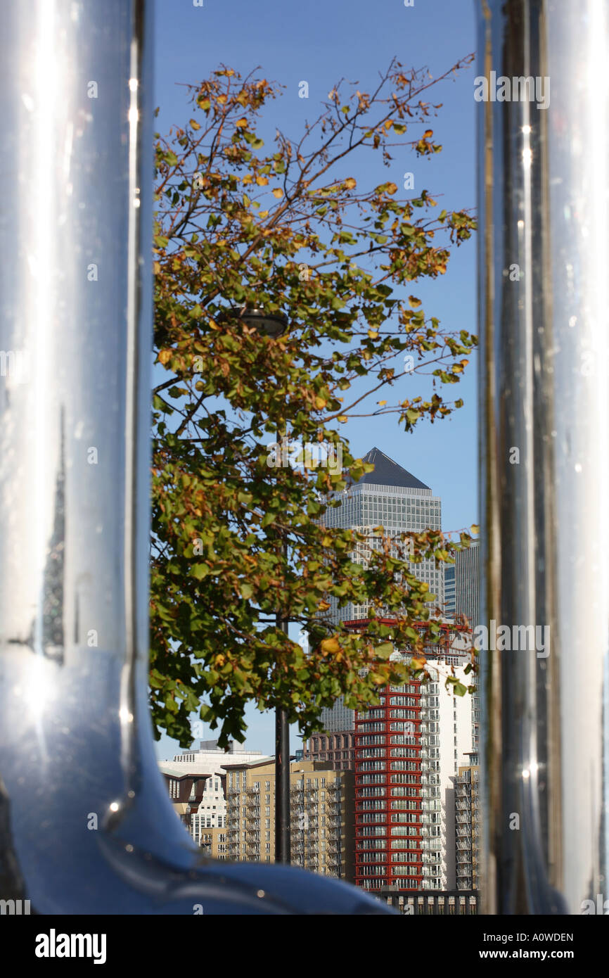Sculpture Canary Wharf Stock Photo - Alamy
