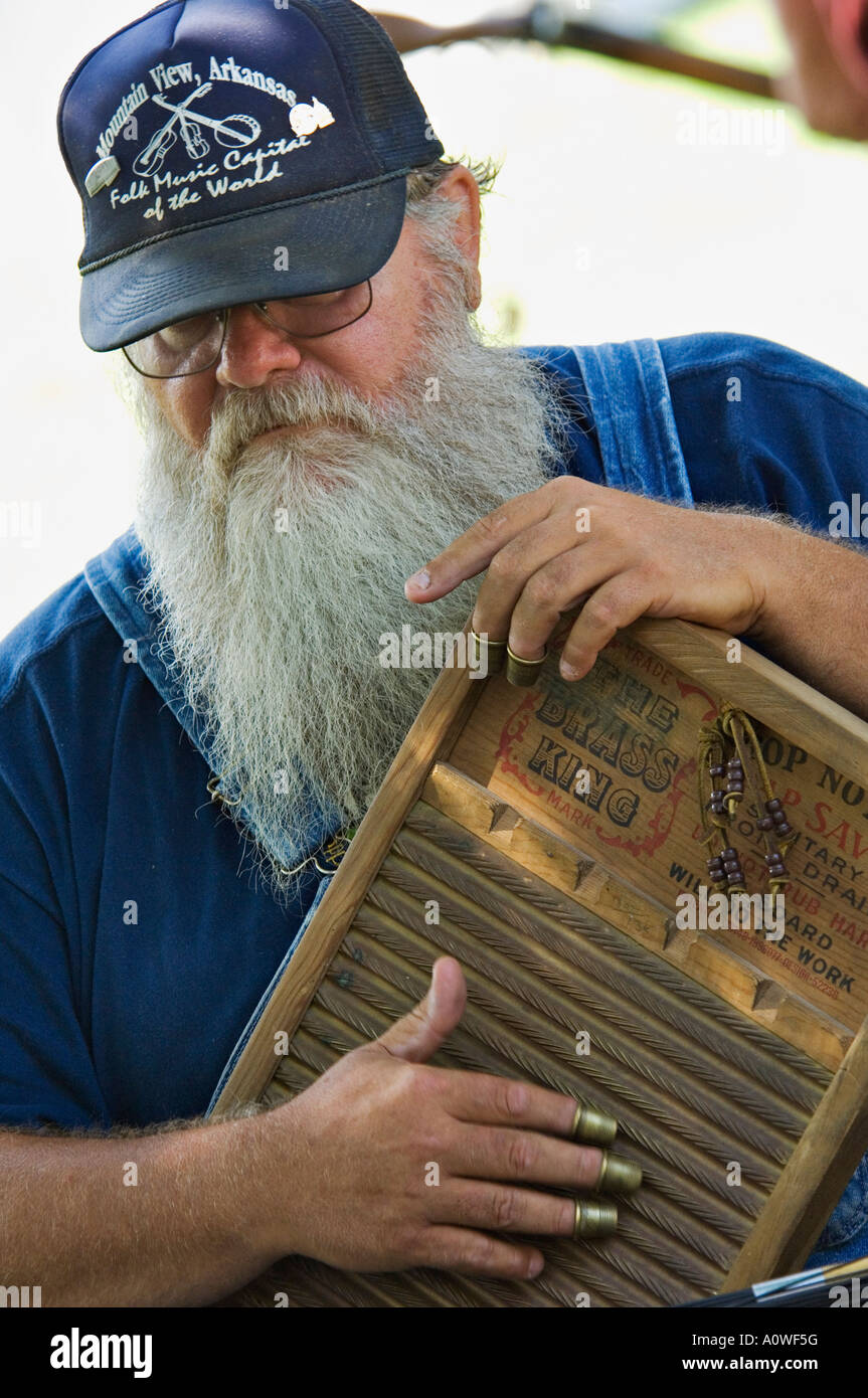 Man playing washboard hi-res stock photography and images - Alamy