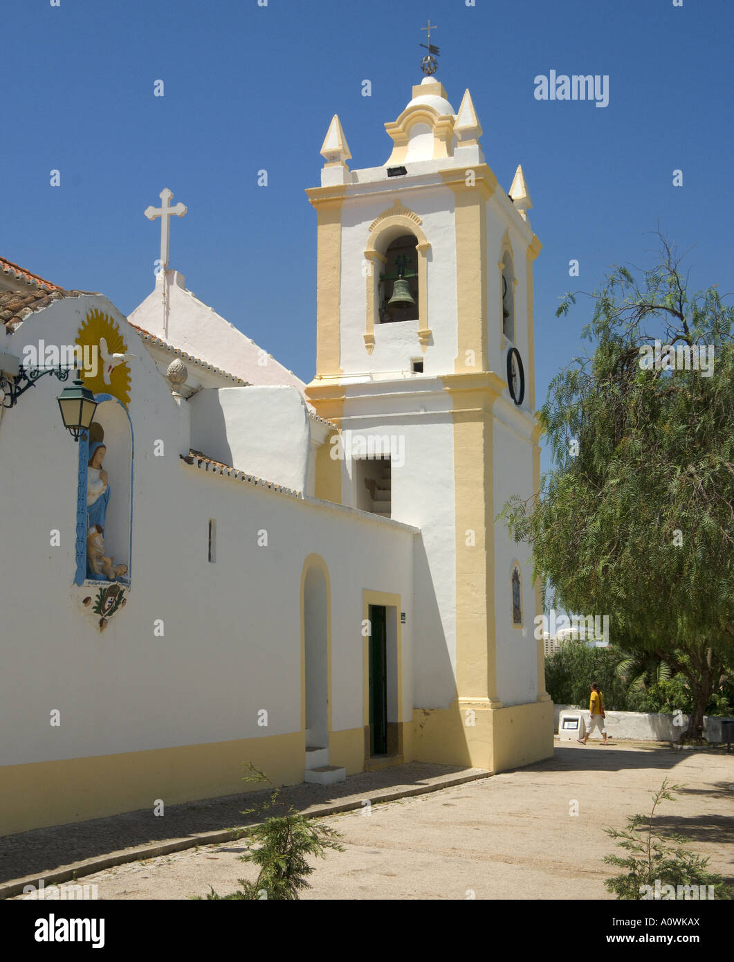 Portugal The Algarve Ferragudo Church Stock Photo Alamy portugal-the-algarve-ferragudo-church-stock-photo-alamy